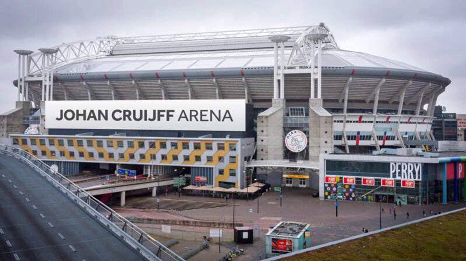 Oficial El Ajax rebautiza su estadio con el nombre 'Johan Cruijff Arena' Oficial El Ajax rebautiza su estadio con el nombre 'Johan Cruijff Arena'